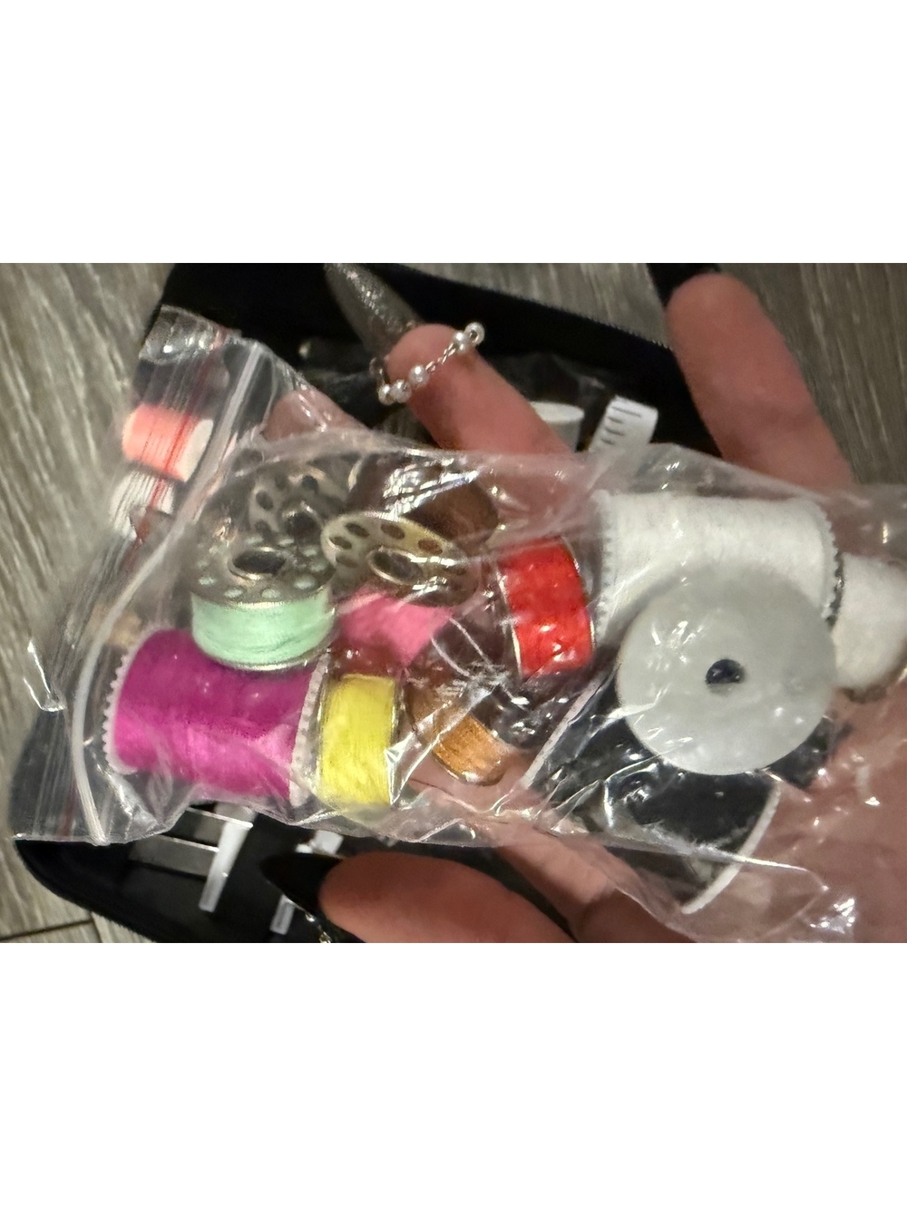 Sewing kit - Picture 3 of 4